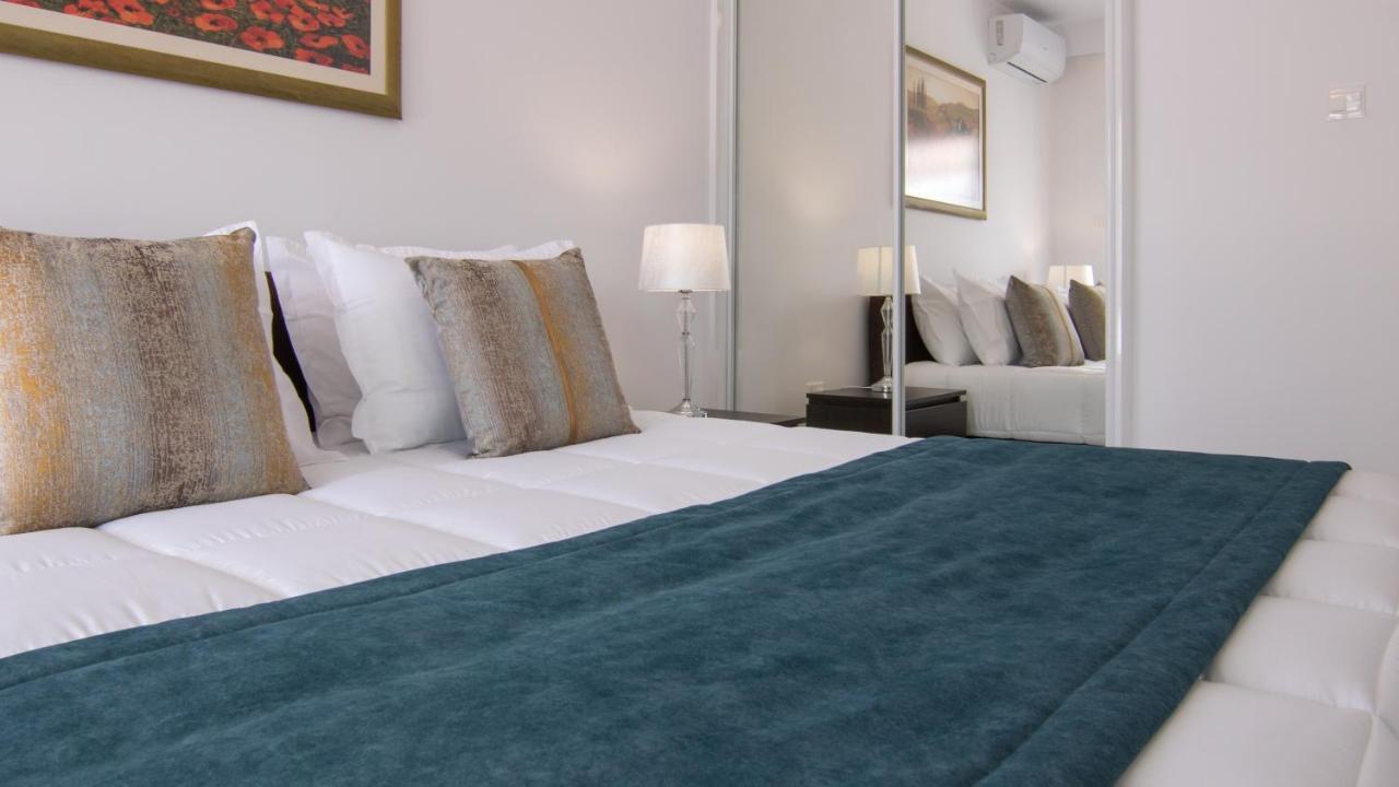 パ フォスPhaedrus Living: Luxury Flat Semeliアパートメント エクステリア 写真