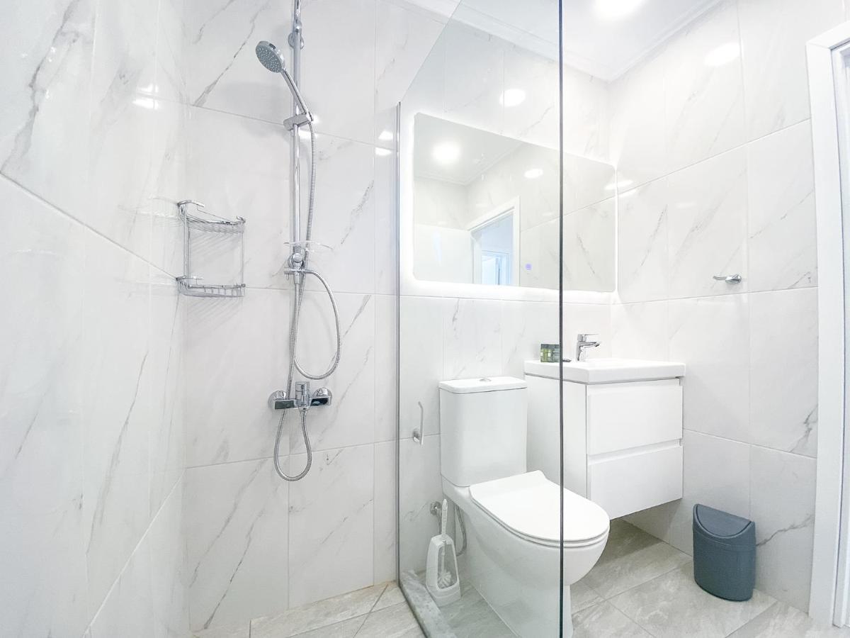 パ フォスPhaedrus Living: Luxury Flat Semeliアパートメント エクステリア 写真