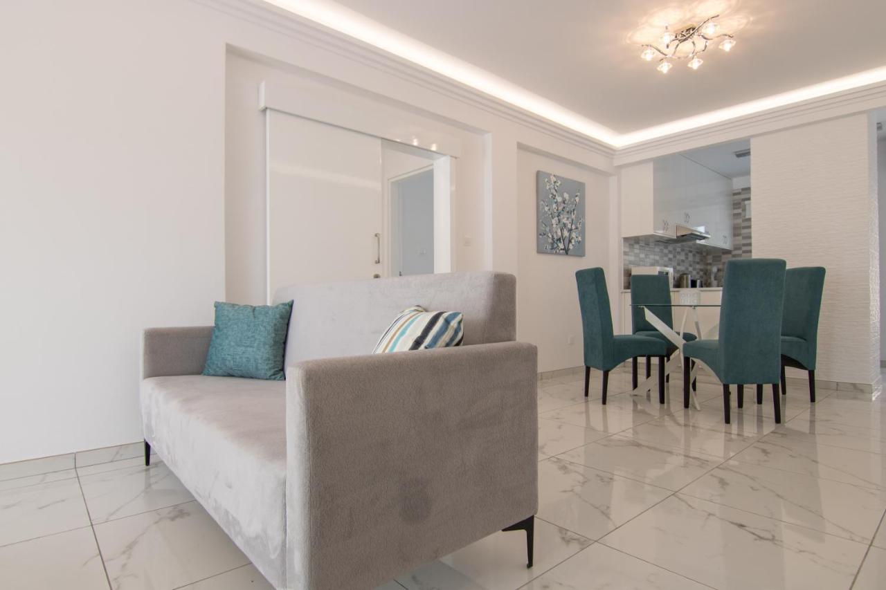 パ フォスPhaedrus Living: Luxury Flat Semeliアパートメント エクステリア 写真
